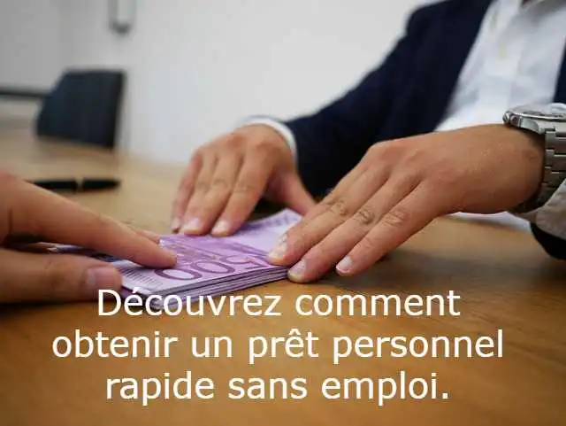 Représentation d’un contrat de prêt signé avec un stylo, documents financiers à côté
